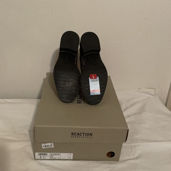 NWT KENNETH COLE REACTION ankle boots - Picture 4 of 5